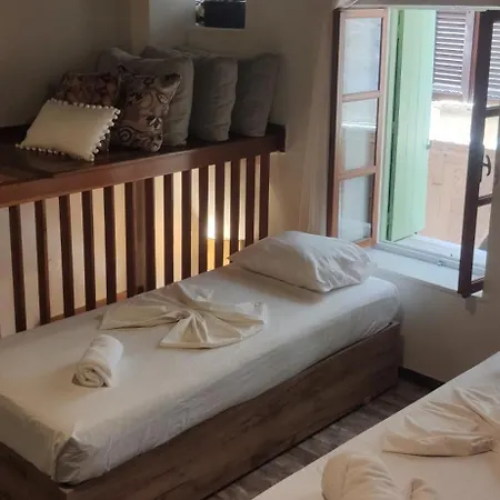 Apartament Fivos *